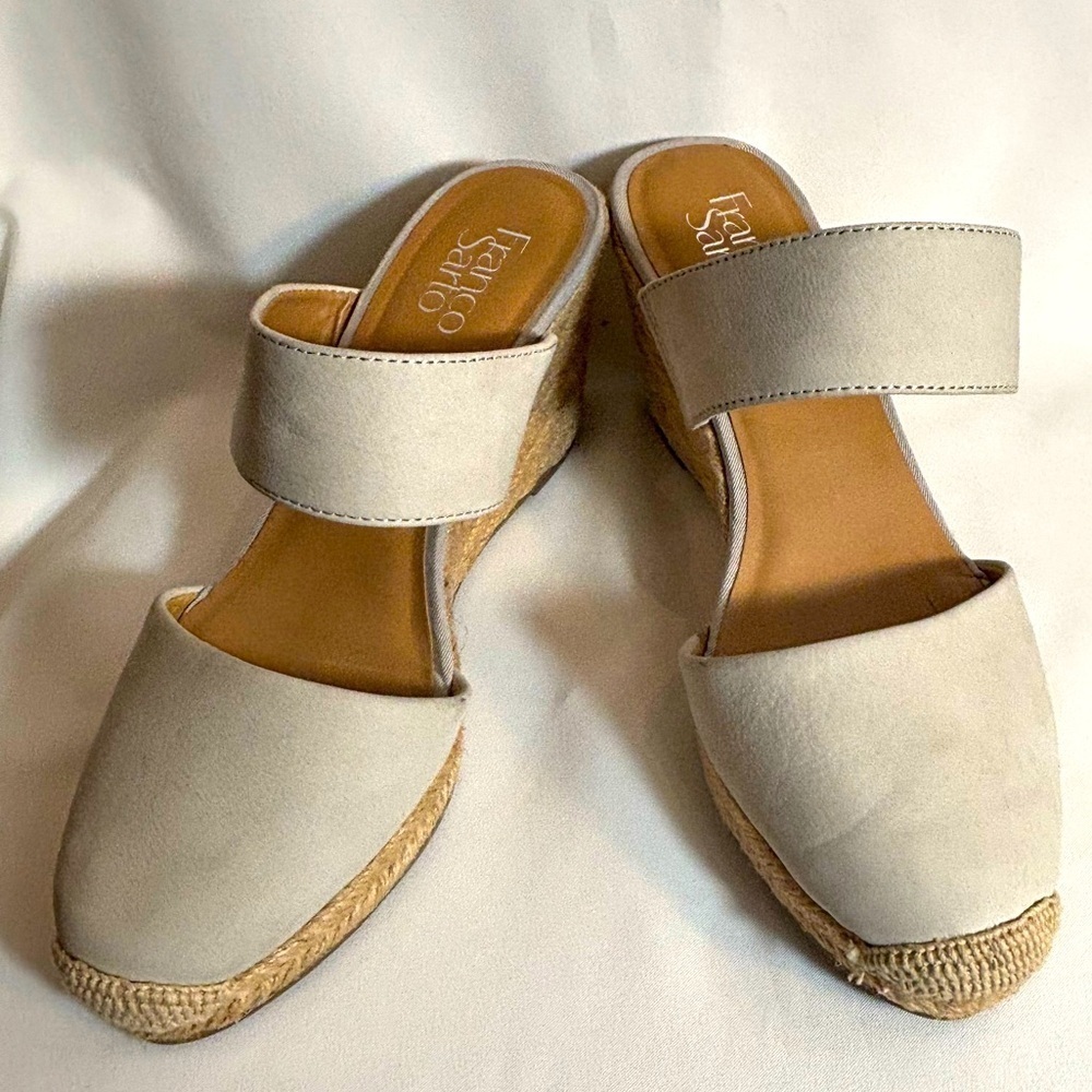 FRANCO SARTO Sz 8.5 Suede Mules Wedge Heels in Mint Almond Toe Strap